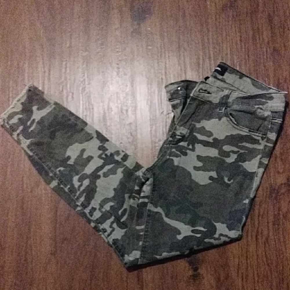 Camo pants
